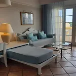 海滩俱乐部公寓 4*